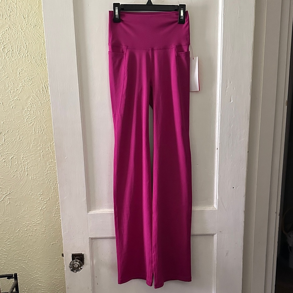 NWT Lilly Pulitzer Pink Luxletic Flare Leg Athletic Workout Legging Pants
